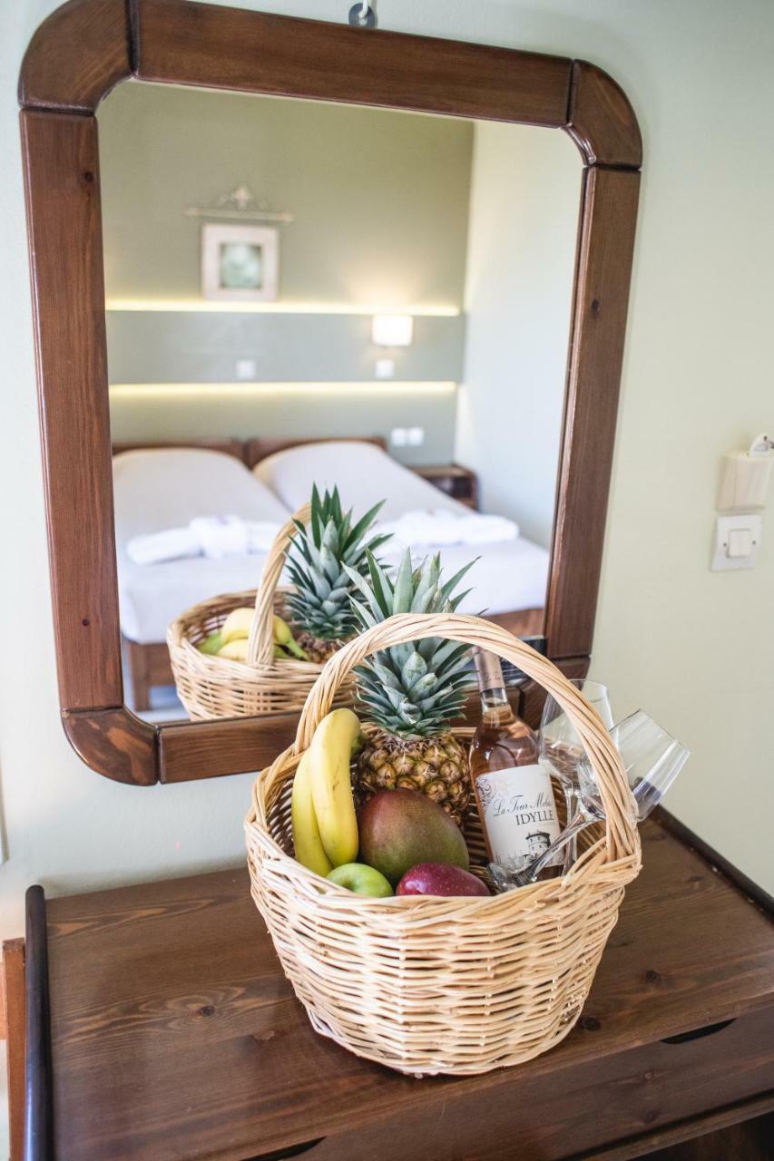 Hotel Filoxenia Tínos Esterno foto